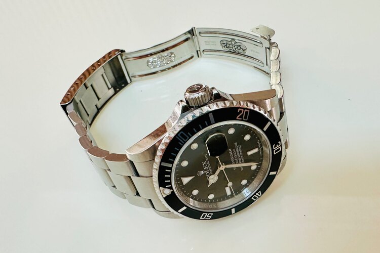 ロレックス サブマリーナー 1661（高級時計）の商品画像 - 査定依頼日：2025年2月16日 - 最高査定価格：1,300,000円