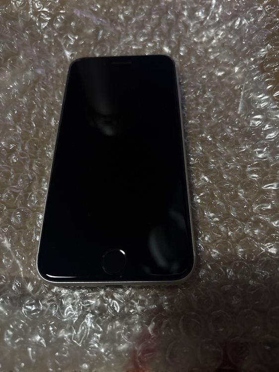 iPhoneSE3（スマホ）の商品画像 - 査定依頼日：2026年2月15日 - 最高査定価格：25,000円