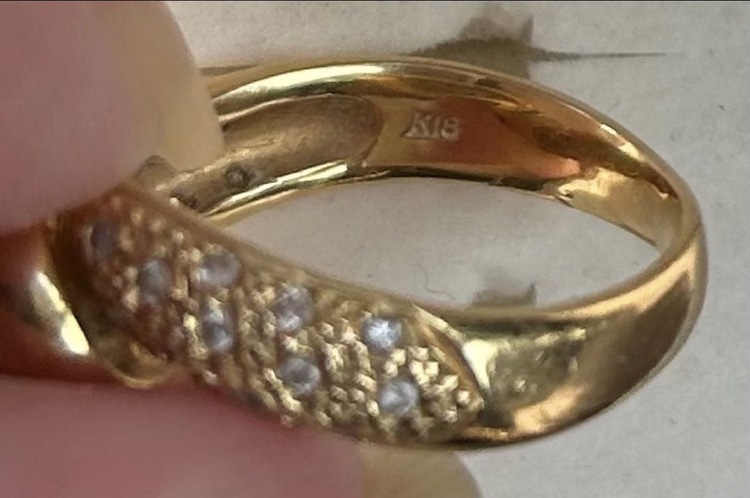 ツイストデザインゴールドリング（金・貴金属）の商品画像 - 査定依頼日：2026年2月1日 - 最高査定価格：300,000円