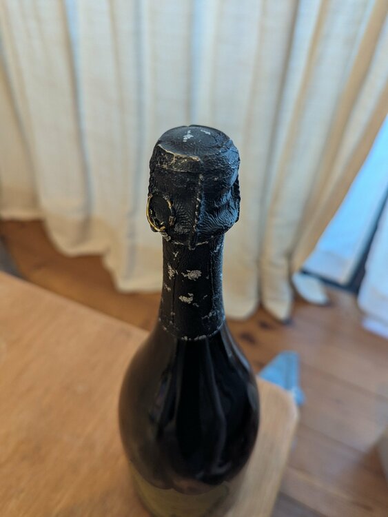 シャンパン ドン・ペリニヨン（お酒）の商品画像 - 査定依頼日：2026年5月30日 - 最高査定価格：29,500円