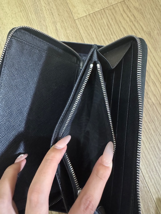 プラダ  （ブランドバッグ）の商品画像 - 査定依頼日：2026年2月23日 - 最高査定価格：35,000円