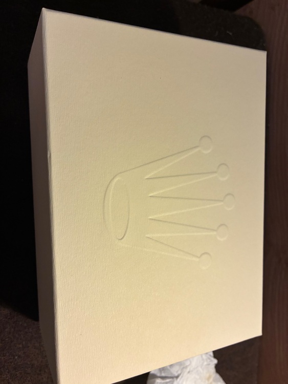 サブマリーナデイト　116610LN（高級時計）の商品画像 - 査定依頼日：2025年6月15日 - 最高査定価格：1,750,000円