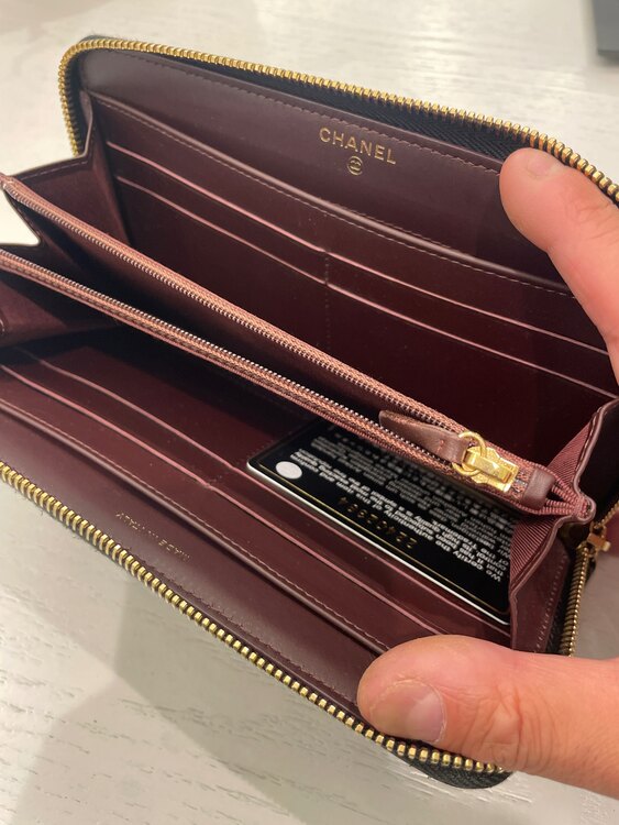 ロングジップウォレット（ブランド財布・小物）の商品画像 - 査定依頼日：2025年2月8日 - 最高査定価格：70,000円