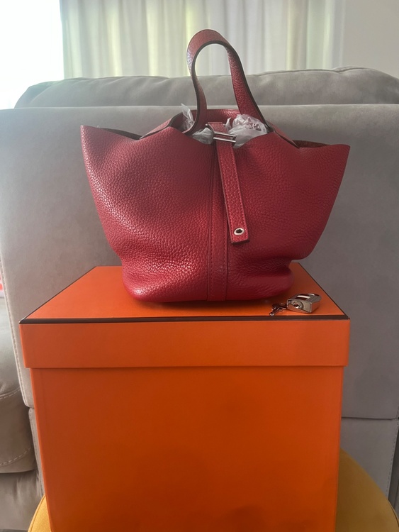 ピコタンpm（ブランドバッグ）の商品画像 - 査定依頼日：2026年3月9日 - 最高査定価格：290,000円