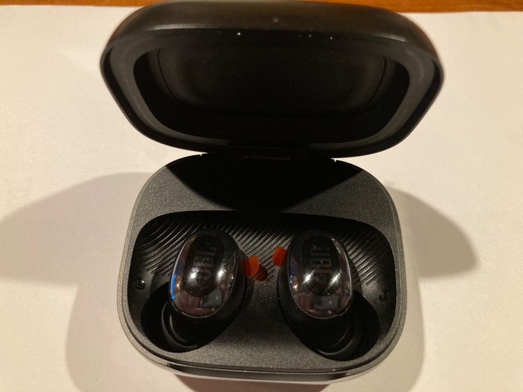 JBL LIVE BUDS3（オーディオ・スピーカー）の商品画像 - 査定依頼日：2025年10月10日 - 最高査定価格：6,000円