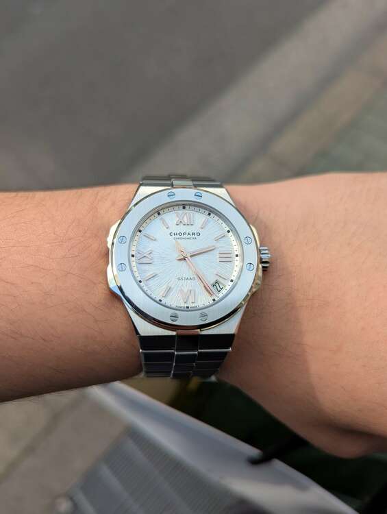 ショパール その他 アルパインイーグル　グシュタードブティック限定　グレー文字盤41（高級時計）の商品画像 - 査定依頼日：2025年3月26日 - 最高査定価格：2,000,000円