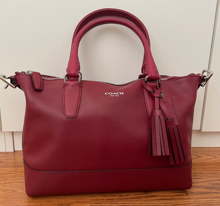 Legacy Molly Satchel（型番21132）Black Cherry（ブランドバッグ）の商品画像 - 査定依頼日：2026年7月9日 - 最高査定価格：3,000円