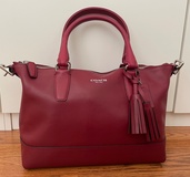 Legacy Molly Satchel（型番21132）Black Cherry（ブランドバッグ）の商品画像 - 査定依頼日：2026年7月9日 - 最高査定価格：3,000円