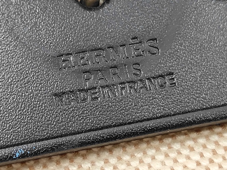 HERMES エールバッグ PM ショルダー キャンバス □E刻印（ブランドバッグ）の商品画像 - 査定依頼日：2026年5月29日 - 最高査定価格：180,000円