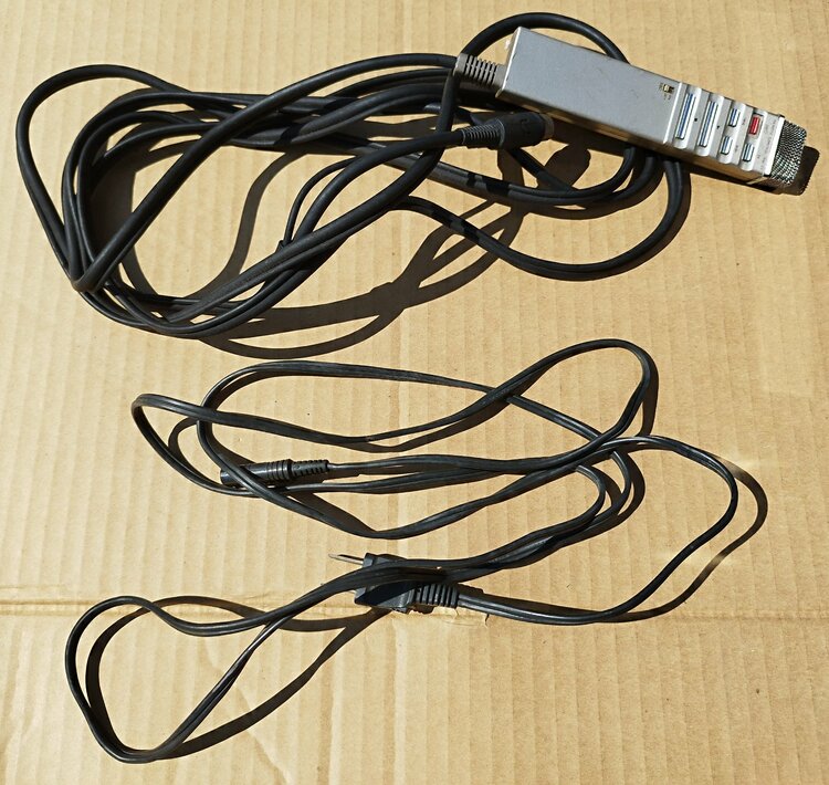 SONY CFS-F5 Metal XYZ（オーディオ・スピーカー）の商品画像 - 査定依頼日：2026年3月19日 - 最高査定価格：1,000円