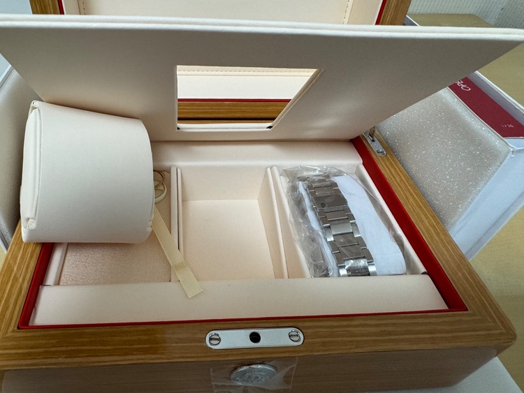 オメガ シーマスター  220.10.41.21.03.001（高級時計）の商品画像 - 査定依頼日：2025年10月13日 - 最高査定価格：580,000円