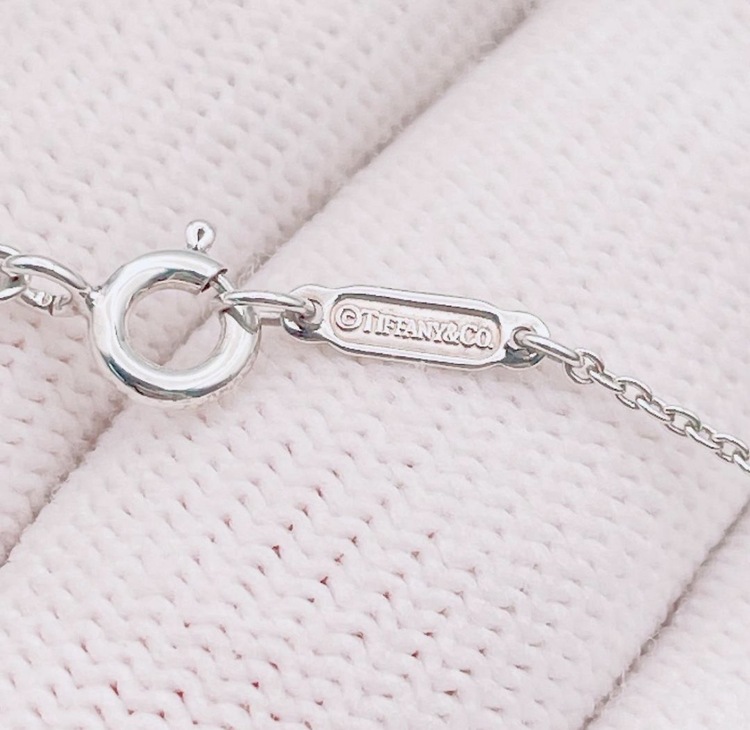 Tiffany インターロッキング ネックレス 4.5g（古着・ファッション）の商品画像 - 査定依頼日：2026年5月8日 - 最高査定価格：10,500円
