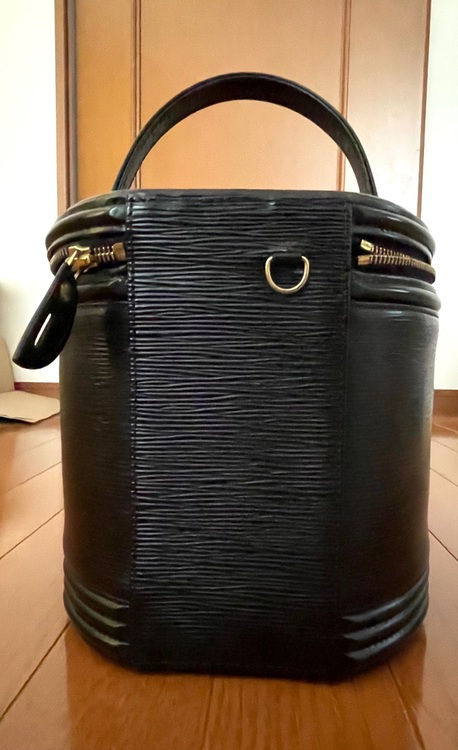 ルイヴィトン エピ （ブランドバッグ）の商品画像 - 査定依頼日：2025年9月23日 - 最高査定価格：48,000円