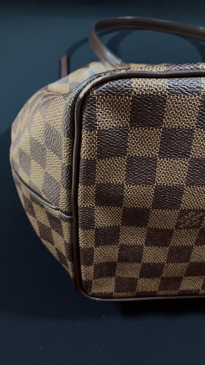 ショルダーバッグ（ブランドバッグ）の商品画像 - 査定依頼日：2026年3月2日 - 最高査定価格：77,000円