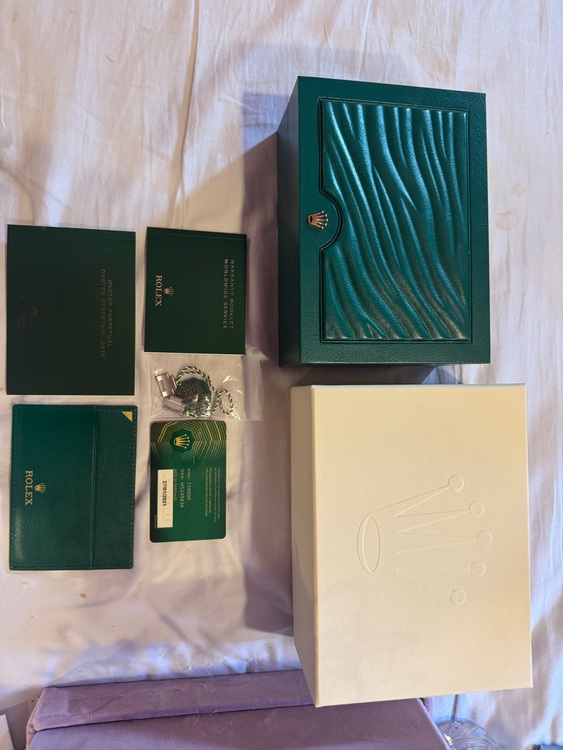 ペパチュコーラルレッド（高級時計）の商品画像 - 査定依頼日：2025年9月29日 - 最高査定価格：1,950,000円