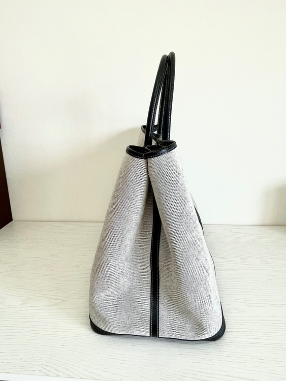 ガーデンパーティGM（ブランドバッグ）の商品画像 - 査定依頼日：2022年7月9日 - 最高査定価格：80,000円