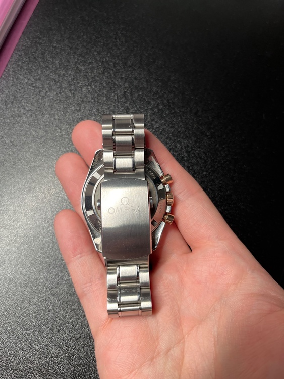 オメガ スピードマスター 5222042300600（高級時計）の商品画像 - 査定依頼日：2026年4月15日 - 最高査定価格：930,000円