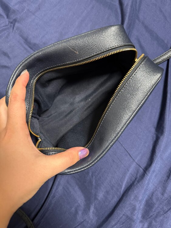ポーチ（ブランド財布・小物）の商品画像 - 査定依頼日：2025年1月5日 - 最高査定価格：800円