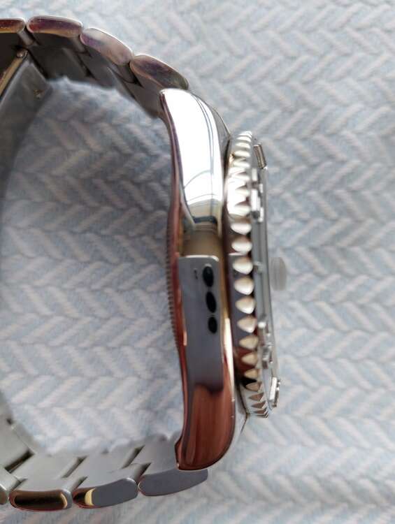 ロレックス ヨットマスター z75400（高級時計）の商品画像 - 査定依頼日：2025年5月15日 - 最高査定価格：1,650,000円