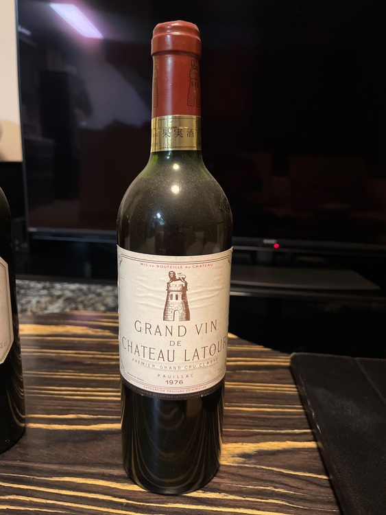 ラトゥール1976（お酒）の商品画像 - 査定依頼日：2025年10月26日 - 最高査定価格：32,000円