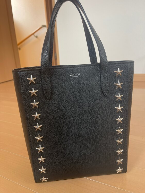 ジミーチュウ  （ブランドバッグ）の商品画像 - 査定依頼日：2025年3月31日 - 最高査定価格：15,000円