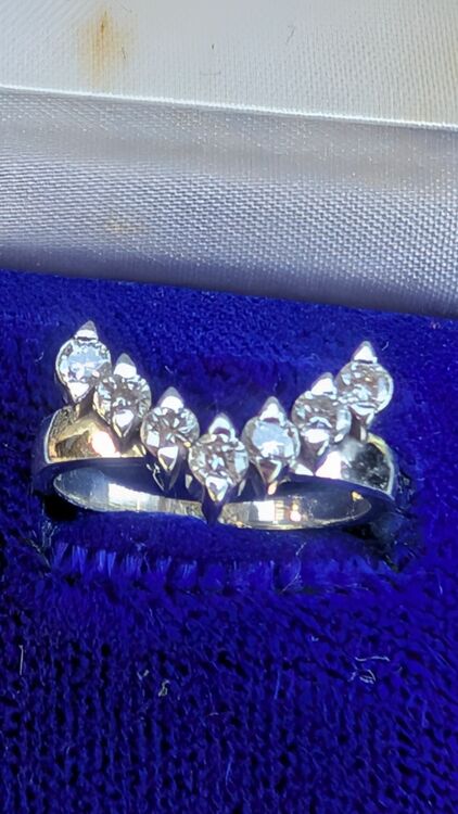 ダイヤ（金・貴金属）の商品画像 - 査定依頼日：2025年11月21日 - 最高査定価格：250,000円