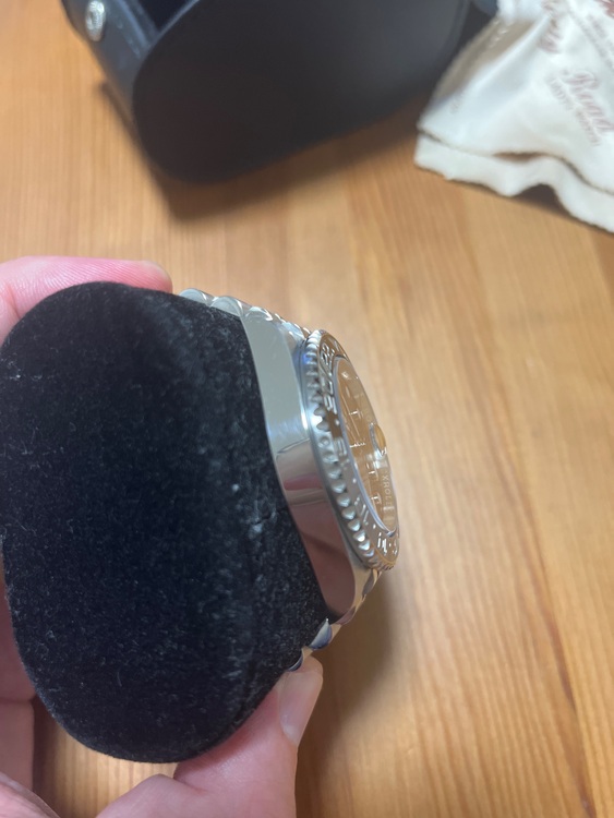 ロレックス GMTマスター 126710GRNr（高級時計）の商品画像 - 査定依頼日：2025年6月24日 - 最高査定価格：2,700,000円