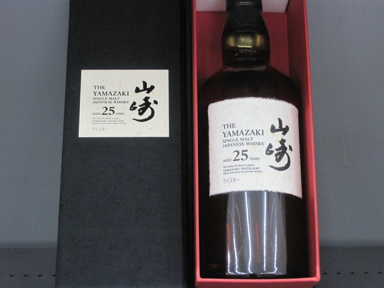 サントリー山崎２５年新型（お酒）の商品画像 - 査定依頼日：2025年12月10日 - 最高査定価格：850,000円