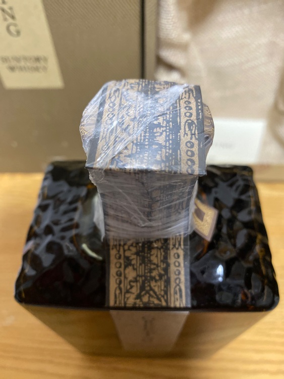 サントリーウイスキーグリーティング　ウイスキー特級　720ml 43%（お酒）の商品画像 - 査定依頼日：2025年8月19日 - 最高査定価格：8,500円