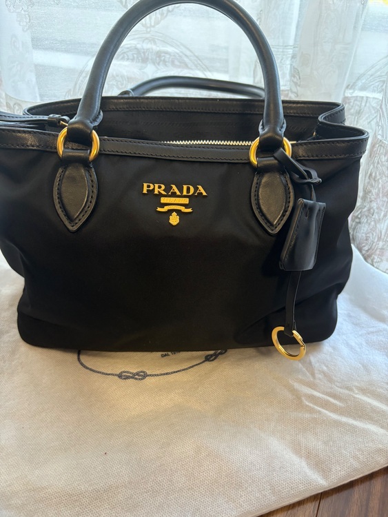 プラダ  （ブランドバッグ）の商品画像 - 査定依頼日：2025年9月24日 - 最高査定価格：120,000円