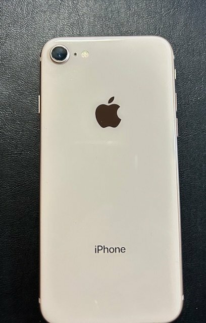 iPhone8 64GB docomo（スマホ）の商品画像 - 査定依頼日：2026年4月15日 - 最高査定価格：7,000円