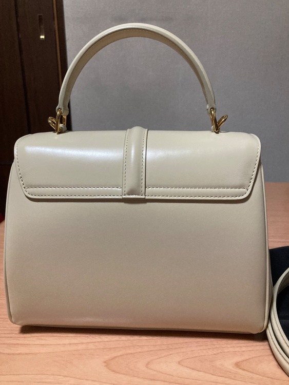 セーズスモールベージュ（ブランドバッグ）の商品画像 - 査定依頼日：2025年12月9日 - 最高査定価格：180,000円