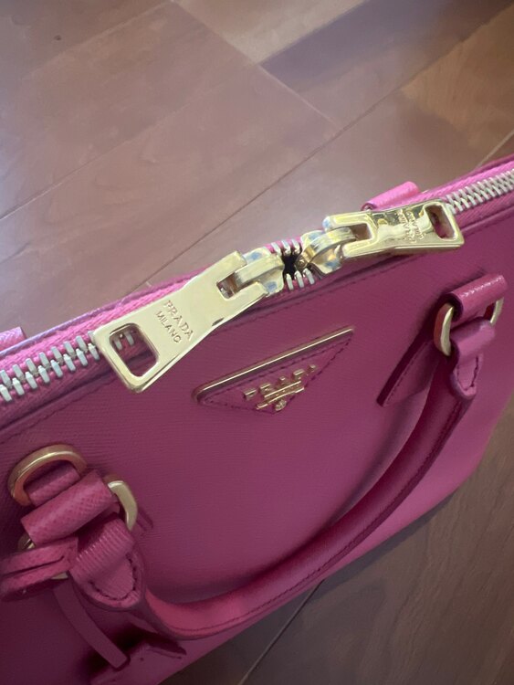 プラダ  （ブランドバッグ）の商品画像 - 査定依頼日：2025年4月30日 - 最高査定価格：80,000円