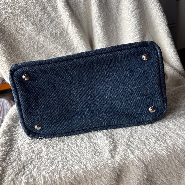 プラダ　カナパ（ブランドバッグ）の商品画像 - 査定依頼日：2025年12月9日 - 最高査定価格：40,000円