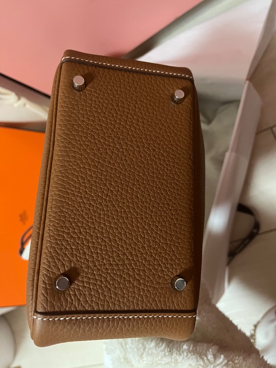 リンディミニ　（ブランドバッグ）の商品画像 - 査定依頼日：2025年11月5日 - 最高査定価格：1,360,000円