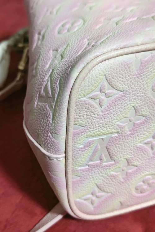 ネオノエBB（ブランドバッグ）の商品画像 - 査定依頼日：2022年10月31日 - 最高査定価格：220,000円