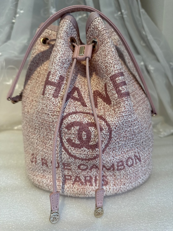 ドーヴィル巾着A57536（ブランドバッグ）の商品画像 - 査定依頼日：2026年4月14日 - 最高査定価格：280,000円