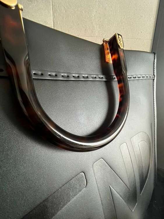 フェンディ  （ブランドバッグ）の商品画像 - 査定依頼日：2025年3月29日 - 最高査定価格：150,000円