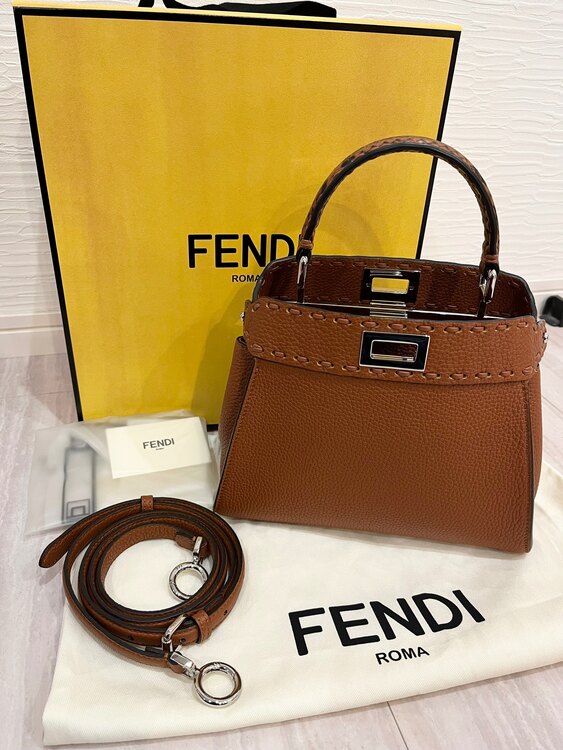 ピーカブーセレリアスモール（ブランドバッグ）の商品画像 - 査定依頼日：2025年1月28日 - 最高査定価格：130,000円