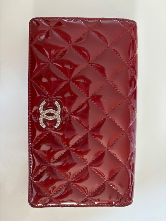 CHANEL シャネル ブリリアント ココマーク エナメル パテ ントレザー長財布 レッド赤（ブランド財布・小物）の商品画像 - 査定依頼日：2026年7月17日 - 最高査定価格：13,000円