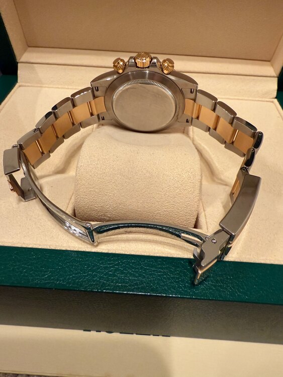 ロレックス デイトナ 116503（高級時計）の商品画像 - 査定依頼日：2025年1月12日 - 最高査定価格：3,600,000円