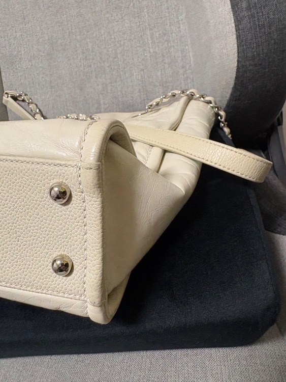 ドーヴィル　レザー（ブランドバッグ）の商品画像 - 査定依頼日：2026年4月2日 - 最高査定価格：220,000円