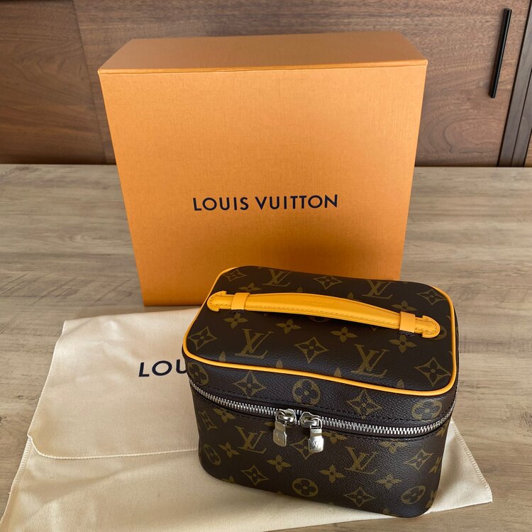 バニティニースミニ（ブランドバッグ）の商品画像 - 査定依頼日：2025年2月20日 - 最高査定価格：125,000円