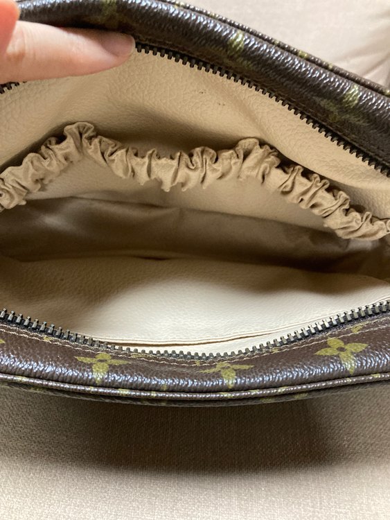 ルイヴィトン（ブランド財布・小物）の商品画像 - 査定依頼日：2023年8月15日 - 最高査定価格：15,000円