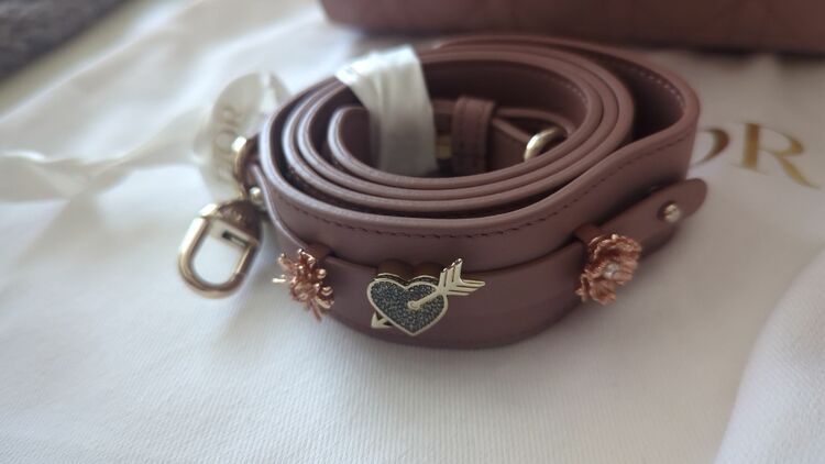 ディオール  （ブランドバッグ）の商品画像 - 査定依頼日：2025年7月8日 - 最高査定価格：420,000円