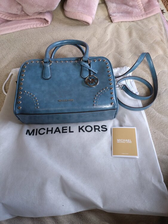 マイケルコース THOMPSON ダッフル サッチェル ミディアム（ブランドバッグ）の商品画像 - 査定依頼日：2026年1月3日 - 最高査定価格：4,000円