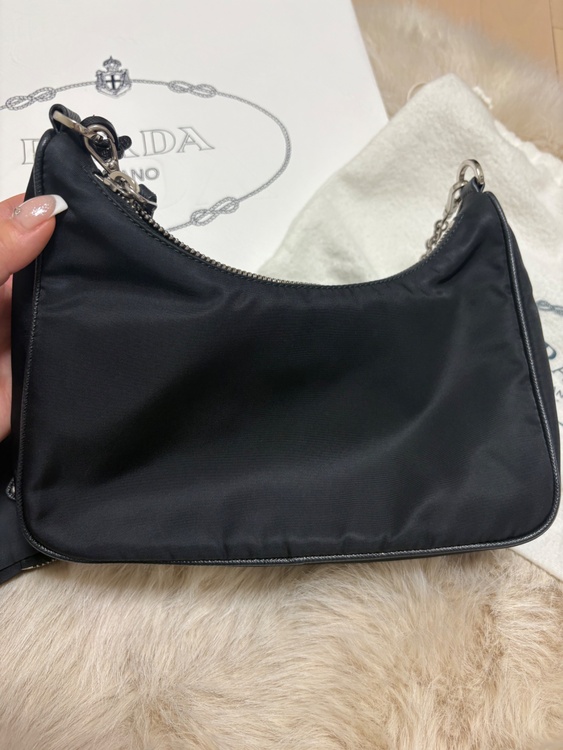 プラダ Re-Edition 2005 Re-Nylon バッグ（ブランドバッグ）の商品画像 - 査定依頼日：2026年8月30日 - 最高査定価格：150,000円