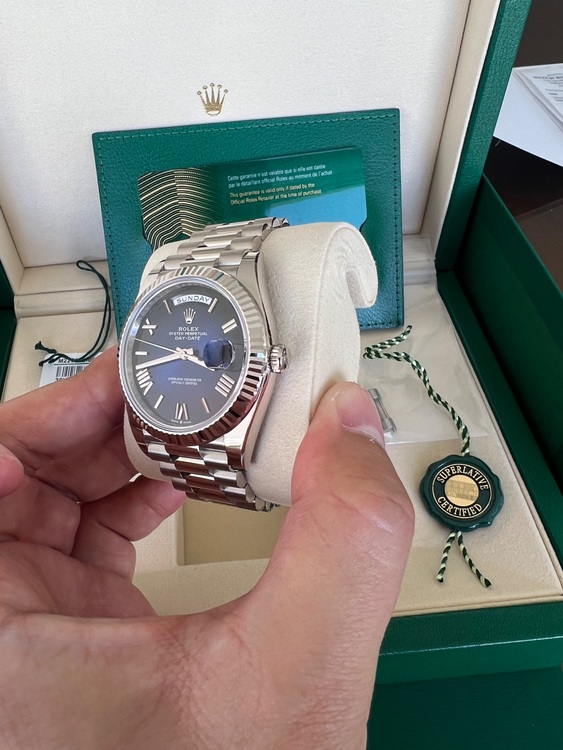 ロレックス デイデイト 228239 ホワイトゴールドブルーオンブレ　新品（高級時計）の商品画像 - 査定依頼日：2025年9月22日 - 最高査定価格：7,500,000円