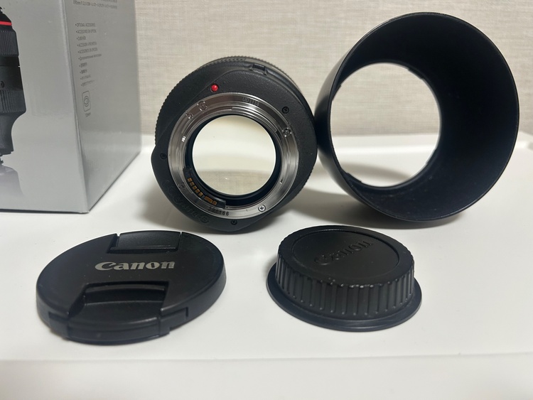 Canon EF 85mm f/1.2 L II USM（フード・元箱付）（カメラ）の商品画像 - 査定依頼日：2026年4月5日 - 最高査定価格：78,000円