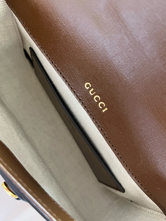 ホースビット1955 スモールショルダーバッグ（ブランドバッグ）の商品画像 - 査定依頼日：2025年7月9日 - 最高査定価格：180,000円